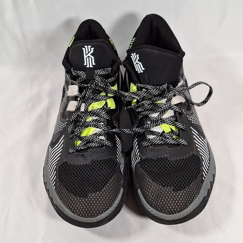 💚 Nike Kyrie Flytrap V Black White Basketball Shoes Size 9  Mens  CZ4100-002 N